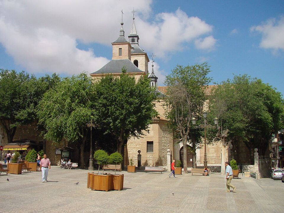 Mejora hoy tu sonrisa en Arganda del Rey con implantes dentales